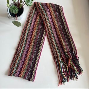 🍂 Multi-colour zig zag pattern knitted scarf